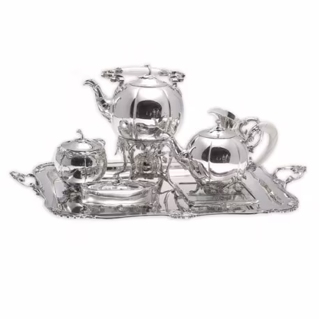 Zilveren Bonebakker servies, zilver op de theetafel