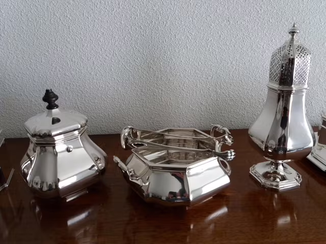 Versailles bolpas zilveren suikerpot met deksel en een suikerschaal met kandijtang