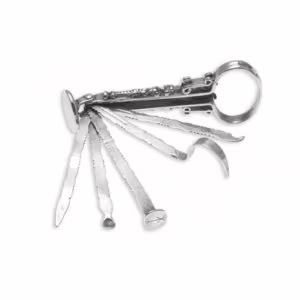 Antiek zilveren pijpgranituur met een stopper, wroeter oorlepeltje en een peuter