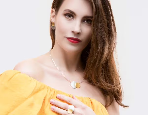 Omega collier met een schuifhanger