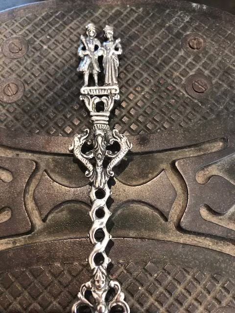 Gegoten steel van een geboortelepel