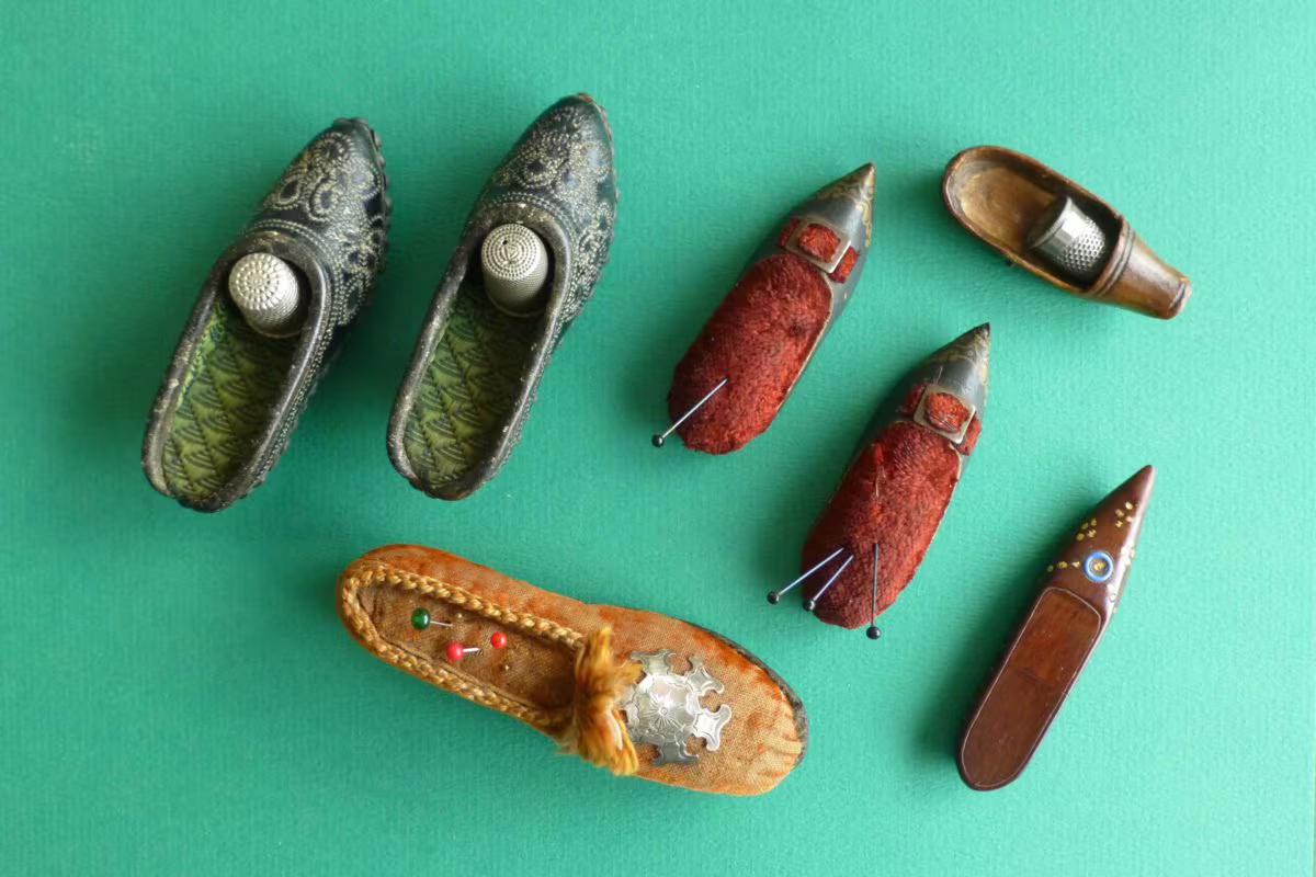 slofjes antieke vingerhoedhouders bij Zilver.nl