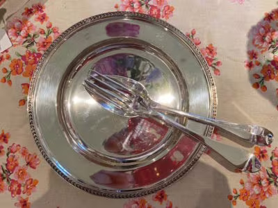 Antiek hand gesmeed zilver bestek op tafel Blog Zilver.nl
