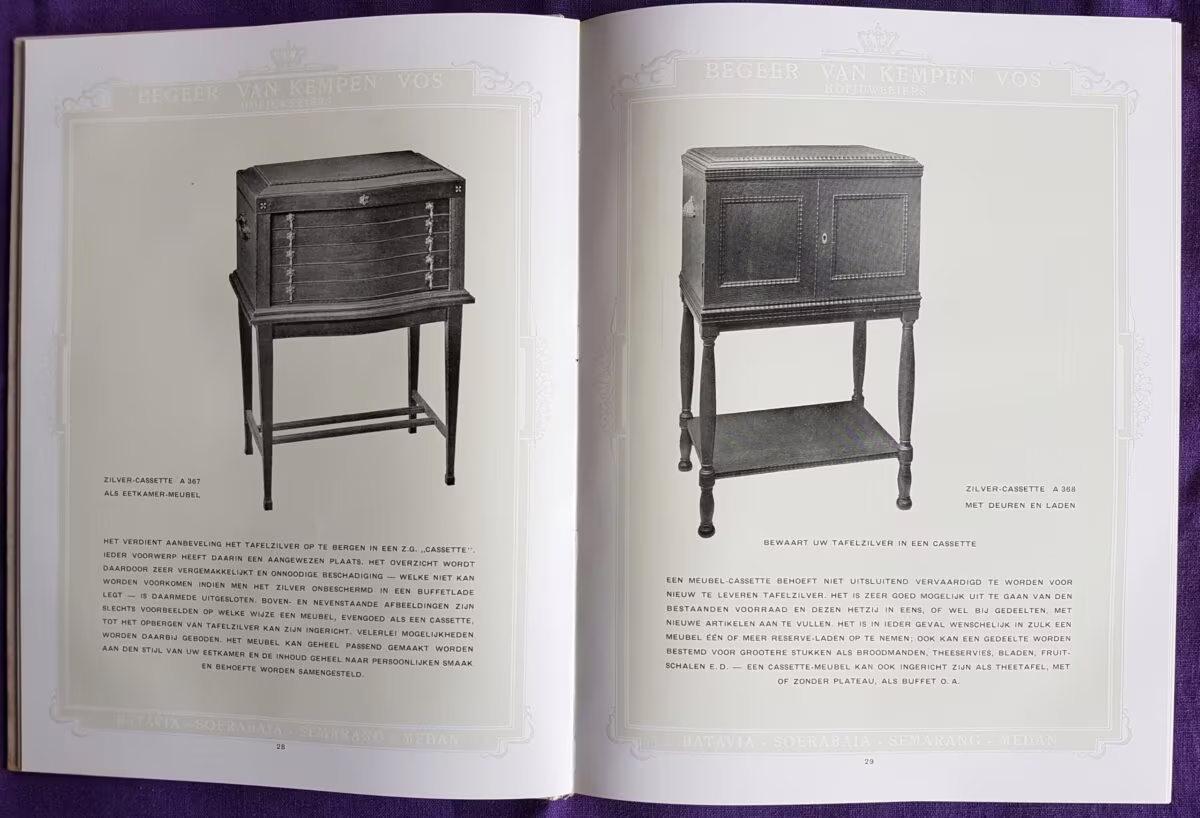 Art deco houten bestekmeubel op poten met lades Blog Zilver.nl