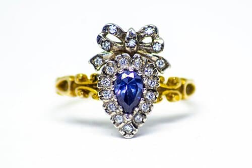 Victoriaanse gouden verlovingsring saffier diamant Blog Zilver.nl