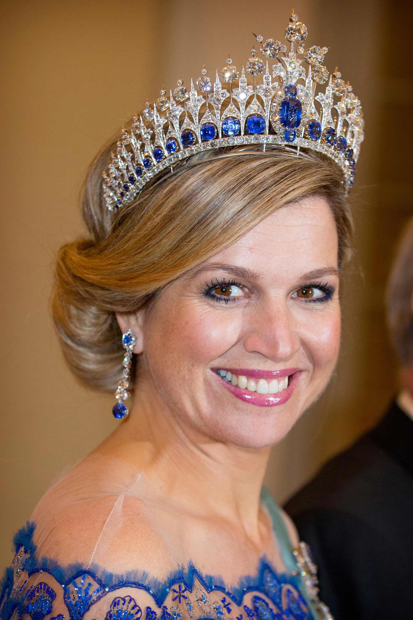 Koningin Maxima met de saffieren van Anna Paulowna Blog Zilver.nl