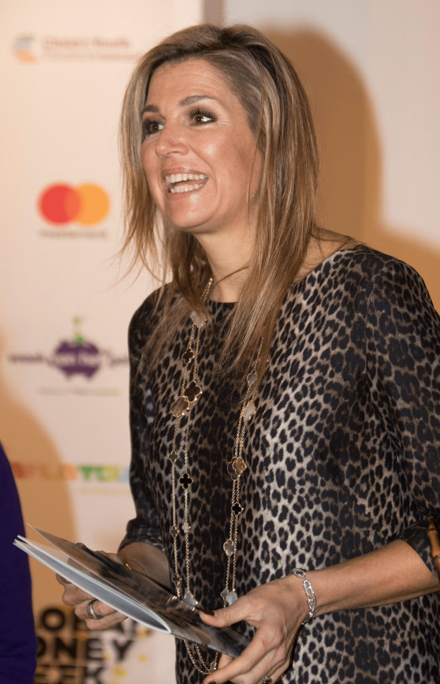 Koningin Maxima met het Alhambra collier van Cleef & Arpels Blog Zilver.nl