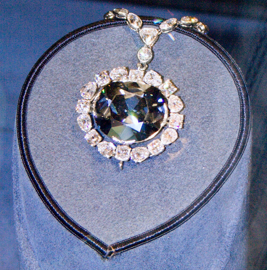 De Blue Hope diamant aan een collier Blog Zilver.nl