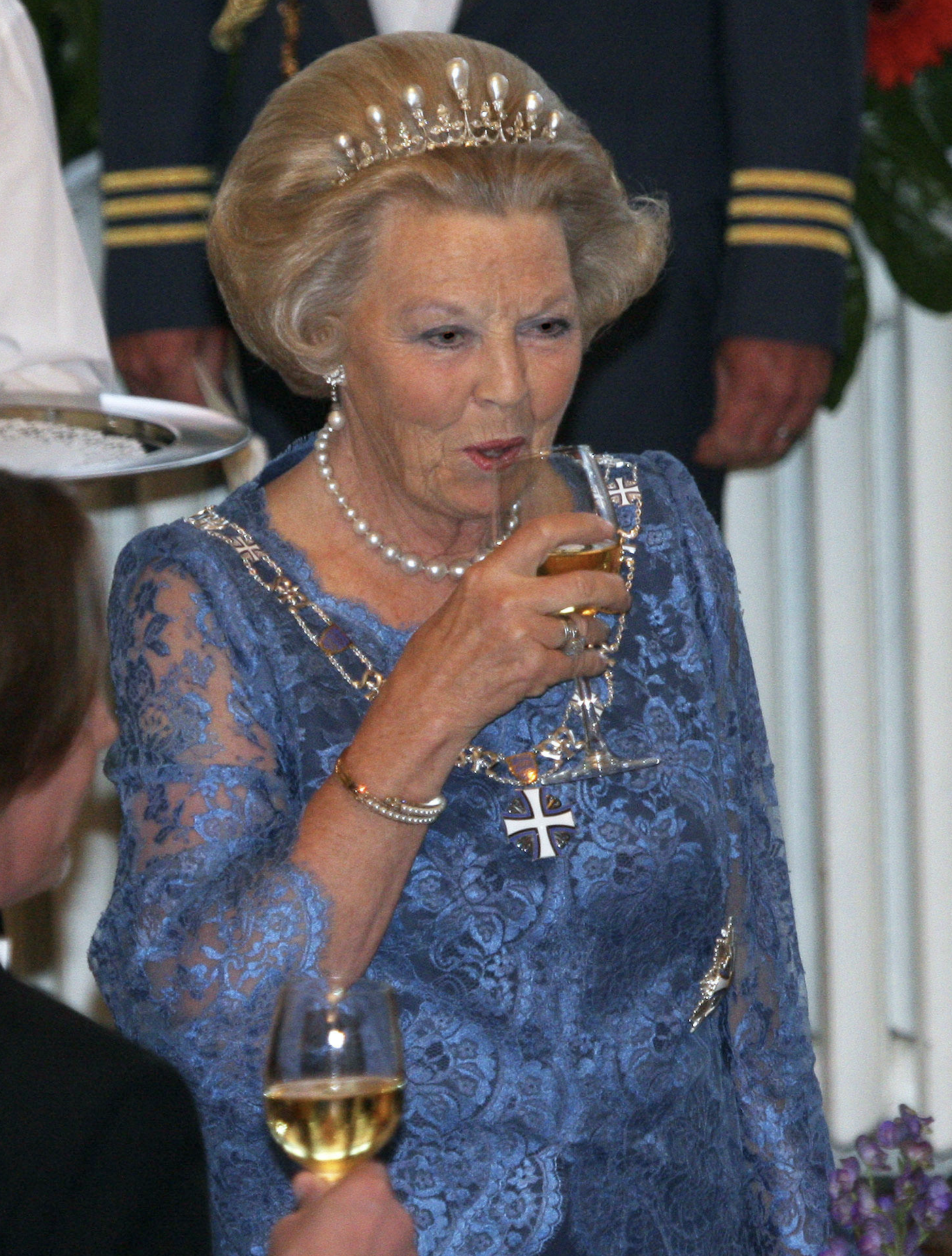 Koningin Beatrix met het parel diadeem Zilver.nl blog