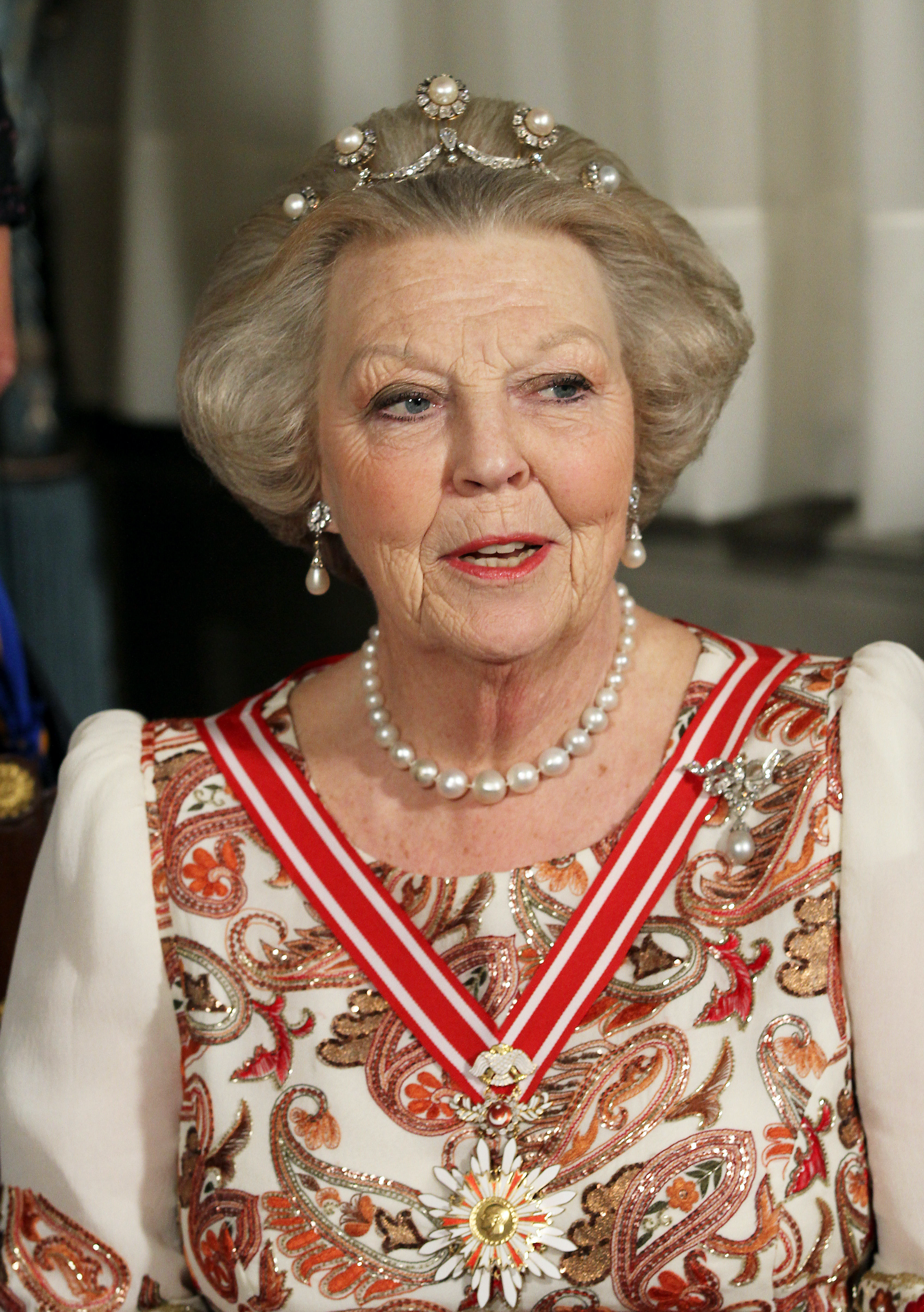 Koningin Beatrix met het antieke parelcollier Blog Zilver.nl