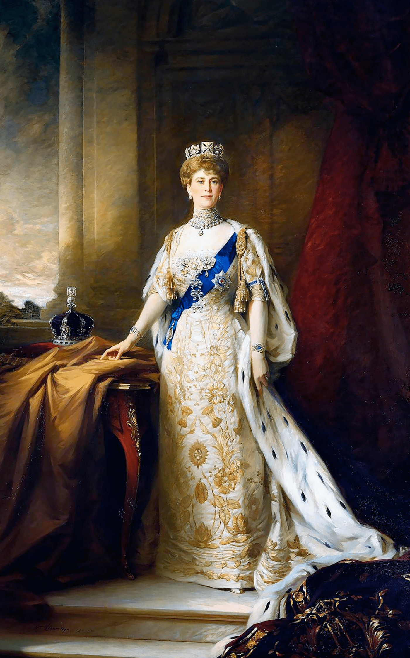 Koningin Mary van Engeland met vele juwelen devant-de-corsage Blog Zilver.nl