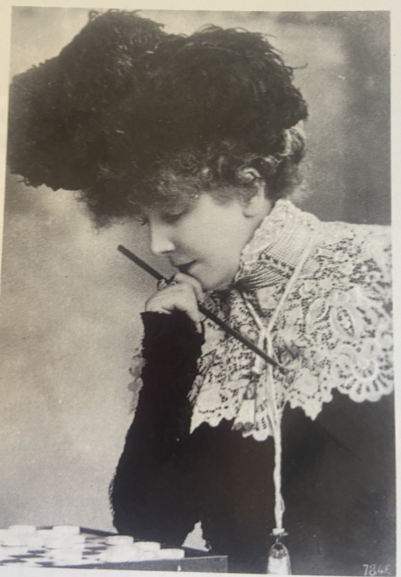 Sarah Bernhardt met sieraden van Rene Lalique Blog Zilver.nl