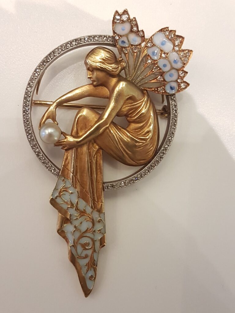 Masiera sieraad Lalique Museum Doesburg