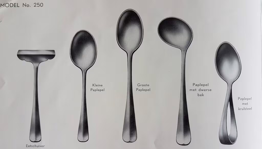 Zilveren kinderbestek in een oude verkoopcatalogus model 250 Blog Zilver.nl