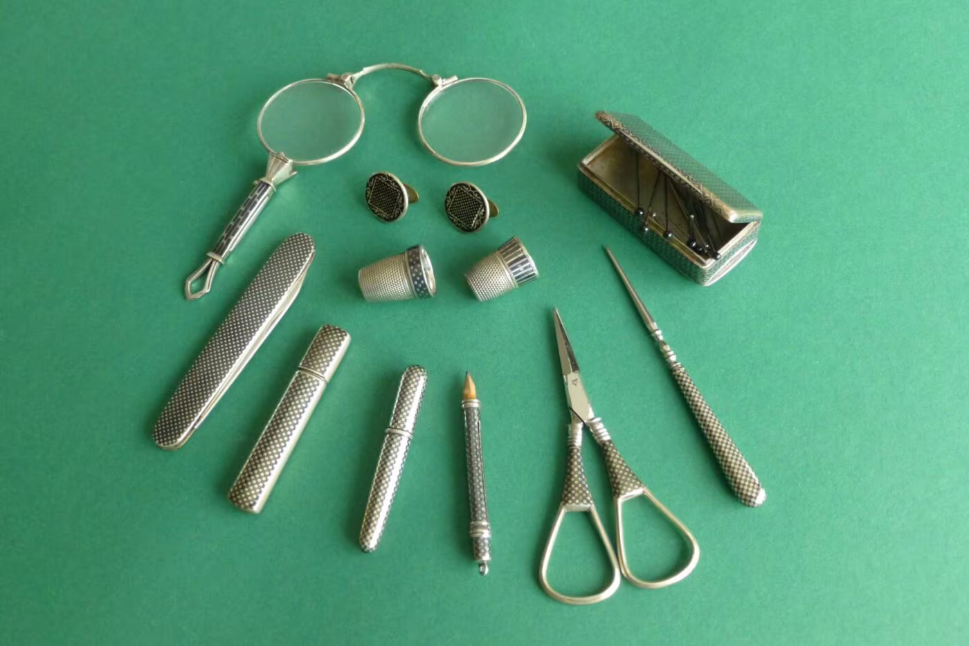 Antiek zilver naaigerei met niëllo Blog Zilver.nl