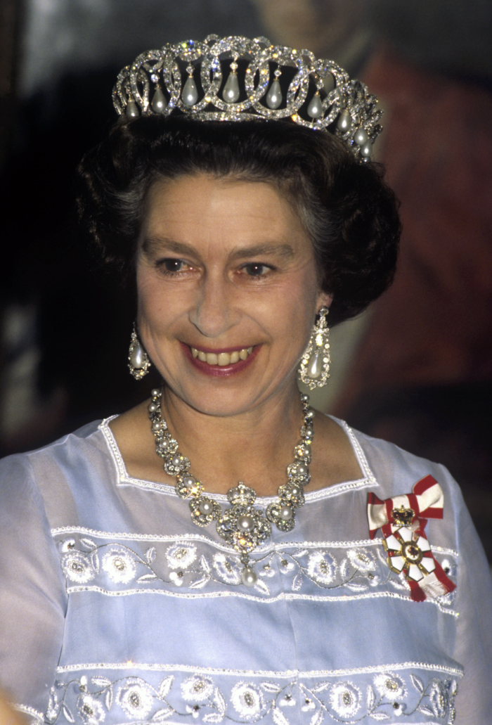 Koningin Elizabeth II met het diadeem met de parels Blog Zilver.nl