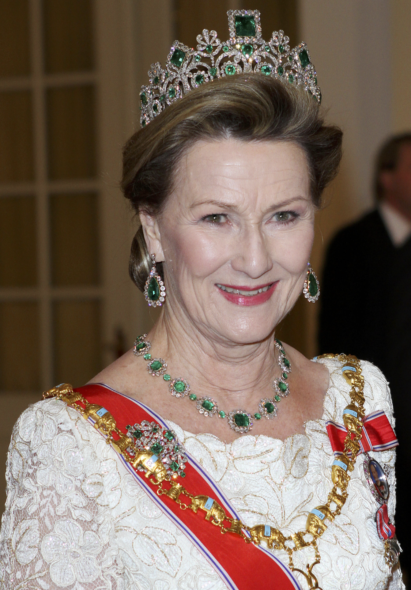 Koningin Sonja van Noorwegen met het smaragden diadeem Blog Zilver.nl